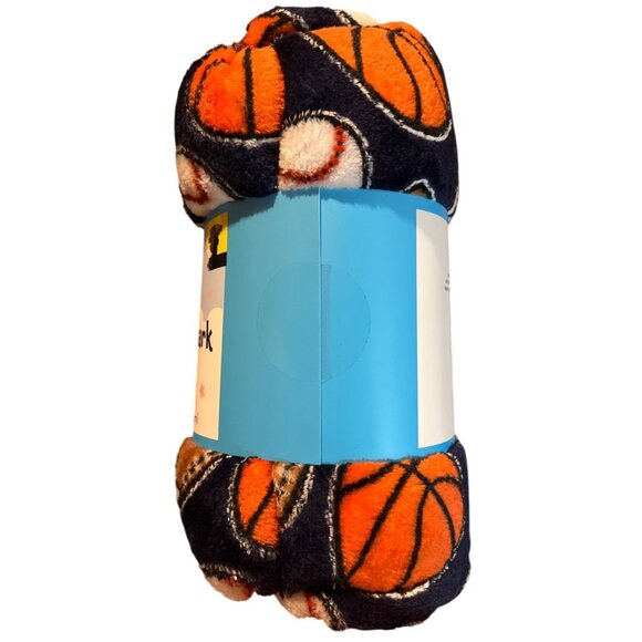 NWT Comfort Bay Glow In The Dark Sports Throw Blanket 50" X 60" For Kids - Picture 4 of 4